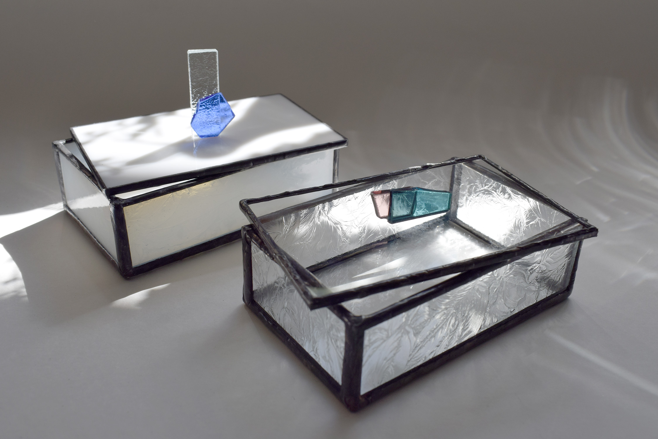 ステンドグラスでガラスの小箱をつくろう(12月)