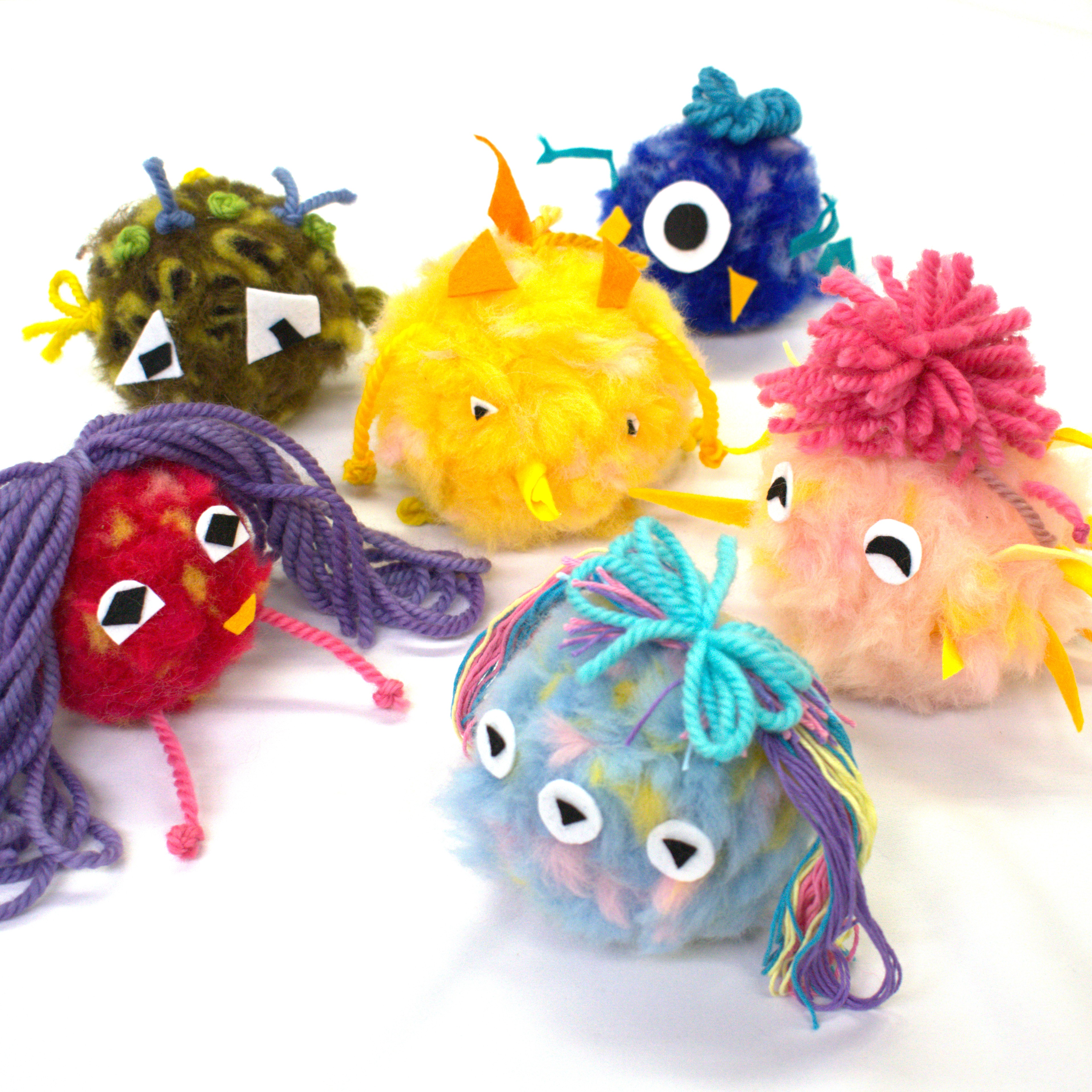 〈当日受付〉ポンポンでUMAをつくろう!