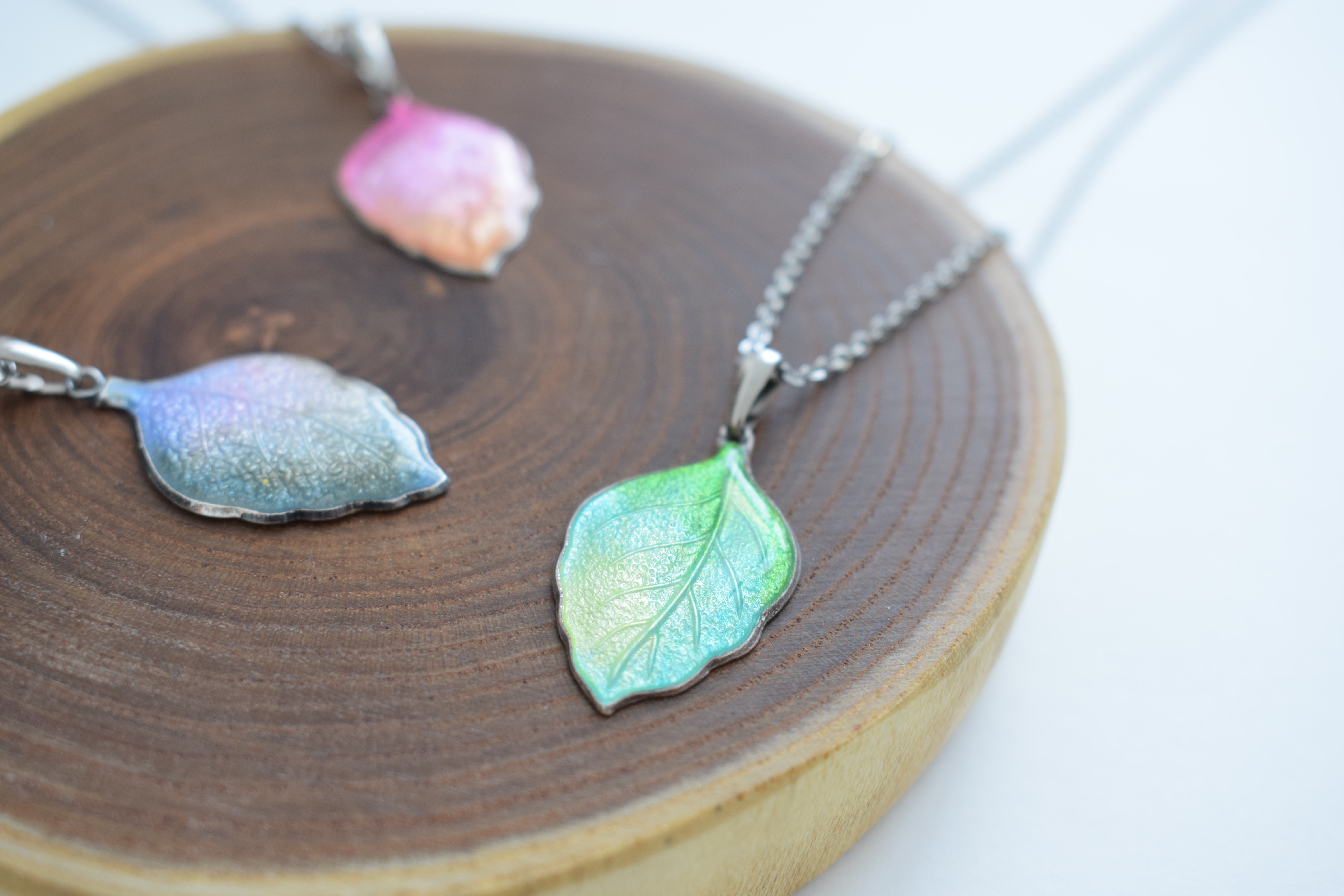 七宝焼でリーフペンダントをつくろう(5月)